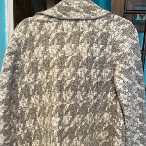 Sweater - Picture 3 of 3